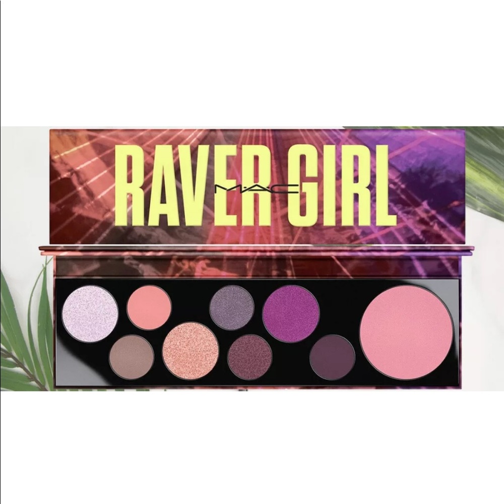 New MAC COSMETICS "RAVER GIRL"EYE PALETTE